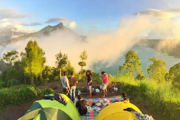 1. Bukit Amuk Bay menawarkan pemandangan hamparan pantai Amuk Bay, 2. Wanagiri Hidden Hills jangan sampai lepas dari bidikan kameramu!, 3. Bukit Belong menawarkan view persawahan yang bak permadani hijau, 4. Nyari Tempat asik untuk menenangkan diri di Bali? Ya… Bukit Putung, 5. Bukit Asah: spot kece untuk menikmati sunset dan camping, 6. Menikmati pesona pantai dari ketinggian di Bukit Guungan, 7. Bukit Campuhan asik juga nih buat jogging, 8. Masih di Bali? Jangan lupa mampir ke Bukit Batu Kursi, 9. Bukit Sari Songan, 10. Bukit Trunyan, 11. Bukit Panorama Lembongan, 12. Bukit Teletubies Kubutambahan, 13. Bukit Teletubbies Nusa Penida, 14. Bukit Tenganan, 16. Bukit Nampo, 17. Bukit Pemukuran, 18. Bukit Cinta Pinggan, 19. Bukit Medelen, 20. Bukit Lipang, 21. Twin Hill, 22. Bukit Demulih, 23. Bukit Mende, 24. Bukit Tamblang, 25. Bukit Cemara, 26. Bukit Jambul, 27. Bukit Indrakila, 28. Bukit Mencol, 29. Bukit Lemped, 30. Bukit Mangun, 31. Bukit Nunggul, 32. Bukit Abangan, 33. Bukit Padang Dalung, 34. Bukit Beratan, 35. Bukit Cinta Desa Gelumpang