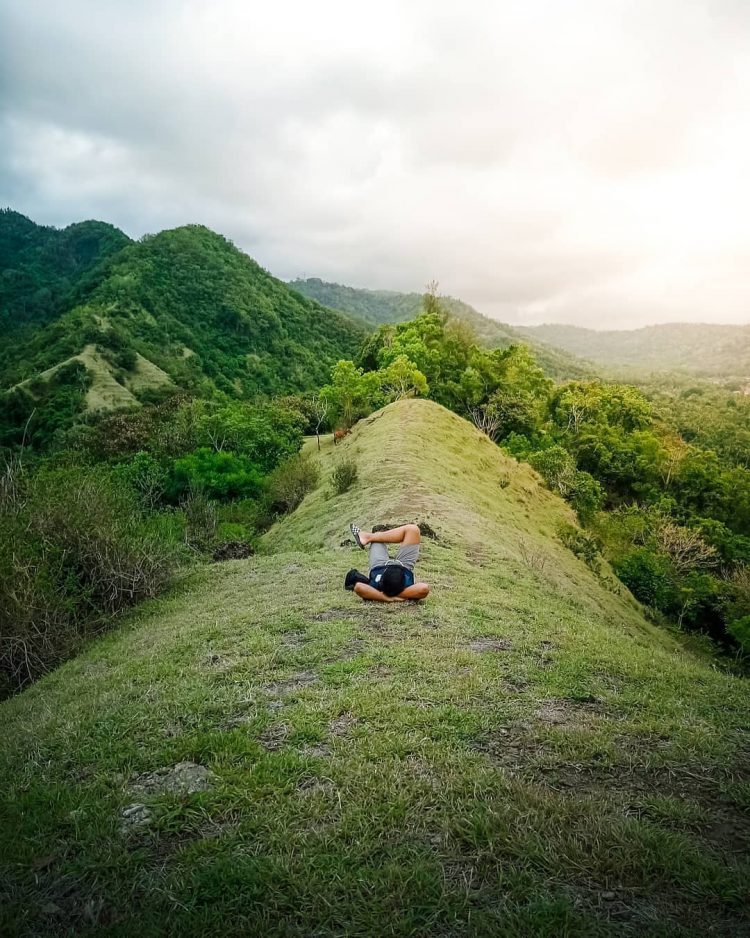 Bukit Tenganan via Instagram.com @iarya2_, 1. Bukit Amuk Bay menawarkan pemandangan hamparan pantai Amuk Bay, 2. Wanagiri Hidden Hills jangan sampai lepas dari bidikan kameramu!, 3. Bukit Belong menawarkan view persawahan yang bak permadani hijau, 4. Nyari Tempat asik untuk menenangkan diri di Bali? Ya… Bukit Putung, 5. Bukit Asah: spot kece untuk menikmati sunset dan camping, 6. Menikmati pesona pantai dari ketinggian di Bukit Guungan, 7. Bukit Campuhan asik juga nih buat jogging, 8. Masih di Bali? Jangan lupa mampir ke Bukit Batu Kursi, 9. Bukit Sari Songan, 10. Bukit Trunyan, 11. Bukit Panorama Lembongan, 12. Bukit Teletubies Kubutambahan, 13. Bukit Teletubbies Nusa Penida, 14. Bukit Tenganan, 16. Bukit Nampo, 17. Bukit Pemukuran, 18. Bukit Cinta Pinggan, 19. Bukit Medelen, 20. Bukit Lipang, 21. Twin Hill, 22. Bukit Demulih, 23. Bukit Mende, 24. Bukit Tamblang, 25. Bukit Cemara, 26. Bukit Jambul, 27. Bukit Indrakila, 28. Bukit Mencol, 29. Bukit Lemped, 30. Bukit Mangun, 31. Bukit Nunggul, 32. Bukit Abangan, 33. Bukit Padang Dalung, 34. Bukit Beratan, 35. Bukit Cinta Desa Gelumpang