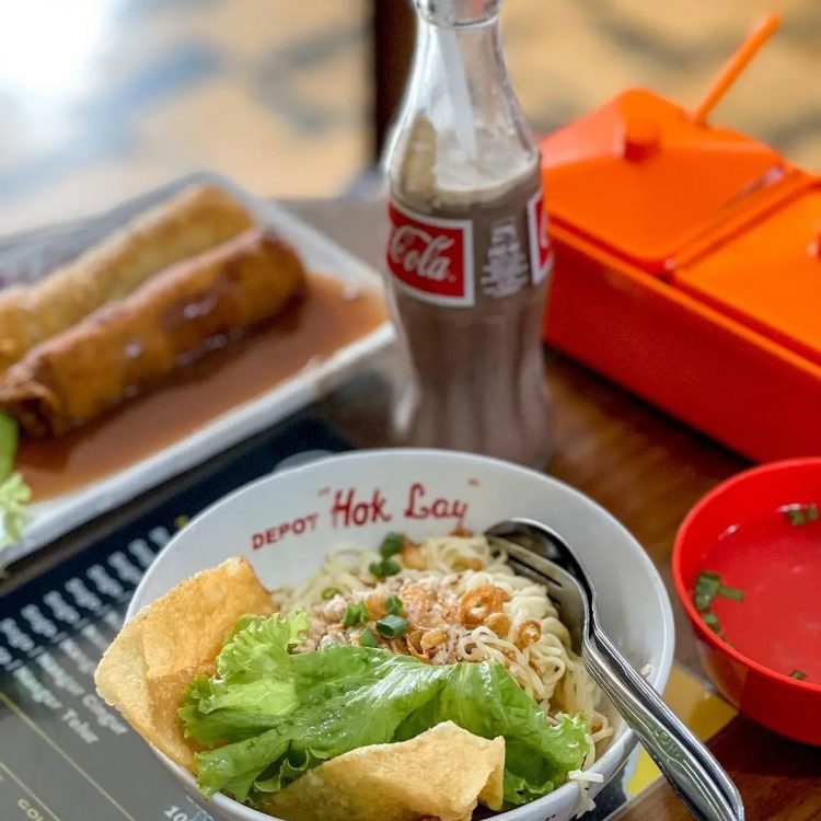 Depot Hoklay, 1. Mie Ayam Solo Pak Doel, 2. Mie Ceker Cak Kribo, 3. Mie Ayam Pagak, 4. Pangsit Mie Ayam, 5. Depot Mie Malang Gadjah Mada 1, 6. Hot Cui Mie, 7. Depot Pangsit Mie Bromo Pojok, 8. Kedai Mie Sutoyo, 9. Depot Hoklay, 10. Pangsit Mie Pak Rie, 11. Depot Gang Djangkrik, 12. Mie Kudusan, 13. Pangsit Mie Dempo, 14. Pangsit Mie Tan, 15. Pangsit Kebo Ijo, 16. Mie Pangsit Pujasera Dempoe, 17. Mie Pangsit Pak Ri Jalan Wilis