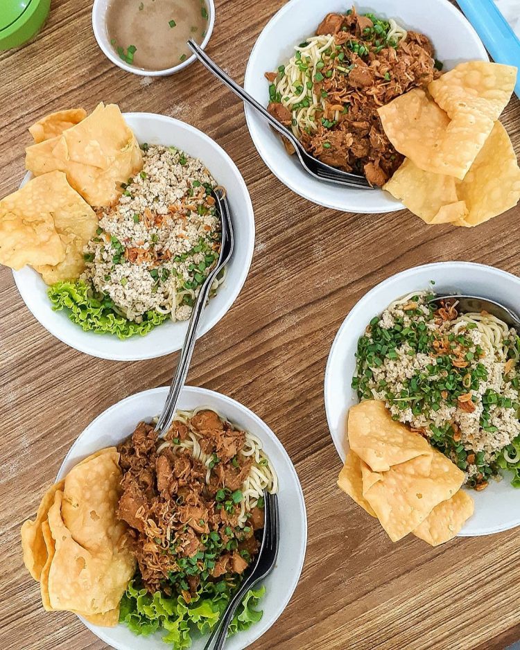 Depot Pangsit Mie Bromo Pojok via Instagram.com @kolesterol.dong, 1. Mie Ayam Solo Pak Doel, 2. Mie Ceker Cak Kribo, 3. Mie Ayam Pagak, 4. Pangsit Mie Ayam, 5. Depot Mie Malang Gadjah Mada 1, 6. Hot Cui Mie, 7. Depot Pangsit Mie Bromo Pojok, 8. Kedai Mie Sutoyo, 9. Depot Hoklay, 10. Pangsit Mie Pak Rie, 11. Depot Gang Djangkrik, 12. Mie Kudusan, 13. Pangsit Mie Dempo, 14. Pangsit Mie Tan, 15. Pangsit Kebo Ijo, 16. Mie Pangsit Pujasera Dempoe, 17. Mie Pangsit Pak Ri Jalan Wilis