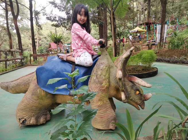 Dino Park Soko Langit Pekalongan makhsun yuda, 1. Pantai Pasir Kencana, 2. Curug Muncar, 3. Curug Bajing , 4. Pantai Slamaran , 5. Museum Batik Pekalongan, 6. Pantai Sunter Depok Indah, 7. Puncak Hanoman Gunung Kendalisodo, 8. Linggo Asri, 9. Kebun Teh Kaliboja, 10. Lolong Adventure, 11. International Batik Center , 12. Gunung Rogojembangan , 13. Wisata Watu Ireng , 14. Pantai Wonokerto , 15. Bukit Pawuluhan, 16. Wisata Mangrove Park Pekalongan, 17. Blackcanyon Petungkriyono, 18. Wisata Curug Madu, 19. Curug Bidadari Jolotigo , 20. Curug Cinde, 21. Monumen Pekalongan, 22. Alun-alun Kota Pekalongan, 23. Alun-alun Bebekan Kedungwuni, 24. Kali Paingan, 25. Curug Lawe, 26. Bendungan Kletak, 27. Curug Blanten, 28. Curug Bekakak, 29. Jembatan Lengkung Surabayan, 30. Taman Kuripan Pekalongan “Nursery Horikultura, 31. Pantai Sari Pekalongan, 32. Bengkelung Park, 33. Kolam Renang Banyubiru Pekalongan, 34. Taman Lapangan Bebekan, 35. Wisata Ciblon, 36. Zatoland Waterboom, 37. Bukit Bintang Kutorojo, 38. La’Ranch Glamping, 39. Telaga Sigebyar Mangunan, 40. Sipare Green Park, 41. Km 0 Pekalongan, 42. Wisata Danau Alkautsar, 43. Dino Park Soko Langit Pekalongan, 44. Masjid Agung Al-Jami Pekalongan, 45. Wisata Bahari PPNP, 46. Nasi Megono Bu Suli – Wisata Kuliner khas Pekalongan , 47. Pusat Grosir Setono