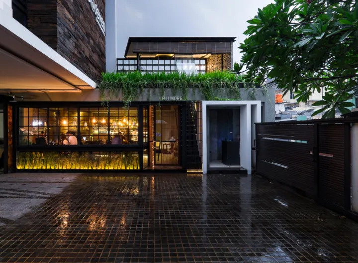 Fillmore Coffee via Manual, 1. Filosofi Kopi, 2. Warung MJS, 3. Lucky Cat Coffee & Kitchen, 4. Anomali Coffee, 5. Mamma Rosy, 6. Walking Drums, 7. Brown Fox Waffle & Coffee, 8. Twin House Cipete, 9. REN Coffee & Eatery, 10. Dia.Lo.Gue, 11. Toodz House, 12. Warung Nagih, 13. Pison Coffee Jakarta, 14. Dua Coffee Shop, 15. Hause Rooftop, 16. First Crack Coffee, 17. 1/15 – One Fifteenth Coffee, 18. Crematology Coffee Roaster, 19. Tanamera Coffee, 20. Kopi Manyar, 21. Pochajjang Korean BBQ Gandaria, 22. Six Ounces Coffee Panglima Polim, 23. Eighty Nine Eatery, Coffee & Spirits, 24. Kopi Bajawa Flores NTT, 25. Fillmore Coffee, 26. Sagaleh Coffee, 27. Pigeonhole Coffee, 28. Kampoeng Gallery, 29. Trafique Lifestyle Hub, 30. FJ On 7, 31. BEAU Bakery, 32. Warung Pedes, 33. Lobbyn Kitchen and Bar, 34. Up All Might, 35. Pasar Santa, 36. Sophie Authentique, 37. Lukulokal, 38. Monochrome Coffee Roastery, 39. Happiness Kitchen & Coffee Plaza Blok M