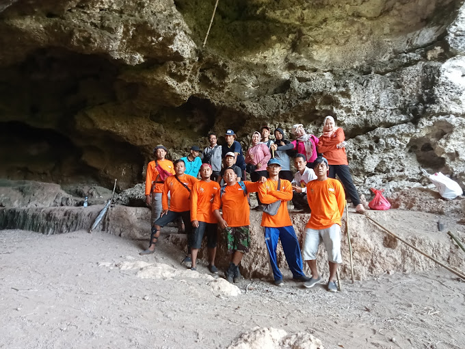 Goa duduk goa landak kali temon
