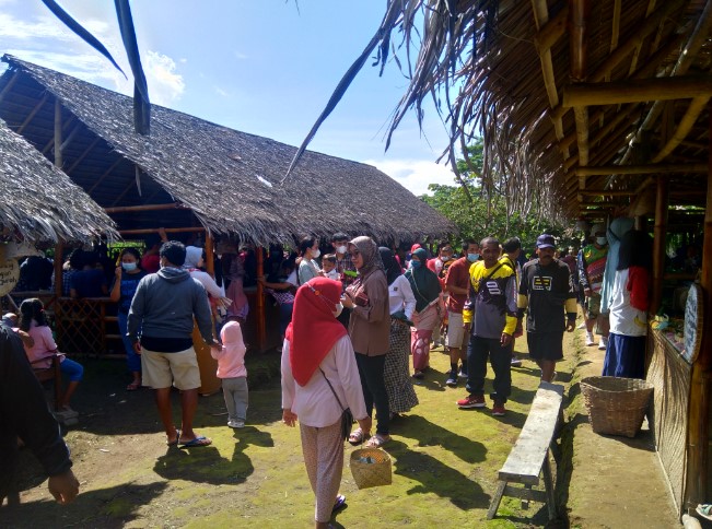 Kampung Wisata Dangean Saiful Hadi, 1. Waduk Cengklik Park, 2. Pemandian Umbul Sewu Pengging, 3. Lembah Gunung Madu, 4. Air Terjun Kedung Kayang, 5. Pemandian Tlatar, 6. Taman Pandanalas Boyolali, 7. Trekking Gunung Merbabu, 8. Candi Lawang Cepogo , 9. Candi Sari Cepogo Temple , 10. Waduk Kedung Ombo, 11. New Selo, 12. Cepogo Cheese Park, 13. Waduk Klego Desa Bade, 14. Tirto Marto Pengging Boyolali, 15. Bukit Gancik Selo Boyolali, 16. Wisata Alam Panorama, 17. Umbul Tirtomulyo, 18. Taman Petruk, 19. Alun-alun Kidul Boyolali, 20. Embung Manajar, 21. Watu Blerek, 22. Kebun Raya Indrokilo, 23. Museum R. Hamong Wardoyo, 24. Restu Wijaya Waterboom, 25. Umbul Langse, 26. Kedung Goro , 27. Bukit Batur Sel, 28. Tikungan Cinta, 29. Patung Arjuna Wijaya , 30. Brown Canyon, 31. Makam Ki Ageng Kebo Kenanga Boyolali, 32. Makam Ki Ageng Singoprono Boyolali, 33. Masjid Cipto Mulyo Pengging Boyolali, 34. Oemah Bamboo Merapi, 35. Pura Bawana Tata, 36. Kedung Cinta, 37. Kedung Celeng , 38. Jumbleng Biru, 39. Air Terjun Watu Tibo, 40. Taman Alam Surapanta, 41. Jembatan Gantung Jrakah, 42. Kampung Wisata Dangean, 43. Bukit Kinasih, 44. Air Terjun Semuncar