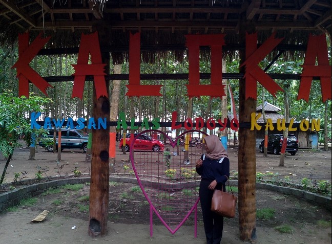 Kaloka Lodoyo Dian Linawati, 1. Kampung Coklat, 2. Taman Kebon Rojo, 3. Pantai Tambakrejo, 4. Pantai Pangi, 5. Perkebunan Teh Sirah Kencong, 6. Pantai Serang, 7. Blitar Park, 8. Petilasan Rambut Monte, 9. Candi Penataran, 10. Pantai Peh Pulo, 11. Goa Embultuk, 12. Candi Gambar Wetan, 13. Situs Arca Warak, 14. Candi Kotes, 15. Candi Sawentar, 16. Makam Bung Karno, 17. Istana Gebang, 18. Water Park Sumberudel, 19. Desa Wisata Semen, 20. Wisata Sejarah Monumen Trisula, 21. Penangkaran Rusa Maliran, 22. Agrowisata Karangsari Blitar, 23. Gunung Butak, 24. Pantai Gondo Mayit, 25. Air Terjun Coban Wilis, 26. Air Terjun Sirah Kencong, 27. Air Terjun Grenjeng, 28. Air Terjun Jurug Bening , 29. Objek Wisata Alam Pacuh, 30. Pantai Umbul Waru, 31. Curug dan Kedung Badrun, 32. Air Terjun Lawean, 33. Pantai Jolosutro, 34. Arung Jeram Soko Adventure Blitar, 35. Goa Maria Sendang Rejo, 36. Gardu Pandang Perkebunan Gambar, 37. Omah Djadoel, 38. Gunung Kelud, 39. Air Terjun Kedung Entong, 40.  Air Terjun Tirto Galuh, 41. Taman Jurug Goa Luweng Prodo, 42. Bukit Teletubies Blitar, 43. Hutan Pinus Gogoniti, 44. Kampung Afrika Blitar, 45. Gunung Butak, 46. Pantai Pasur, 47. Pantai Serit, 48. Monumen PETA, 49. Wisata Alam Paco, 50. Bendungan Serut, 51. Arca Gamprang, 52. Candi Simping, 53. Jurug Moncar, 54. Candi Mleri, 55. Candi Kalicilik, 56. Alun-alun Blitar, 57. Blitar Green Park, 58. Taman Pecut, 59. Fish Garden Blitar, 60. Kaloka Lodoyo, 61. Pemandian Sumur Amber Kandangan, 62. Bendungan Wlingi Raya, 63. Taman Idaman Hati Wlingi Blitar, 64. Villa Puncak Pesanggrahan Tambakrejo