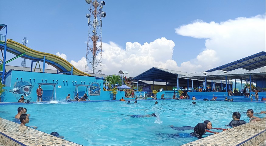 Kolam Renang Banyubiru Pekalongan Kreasi Mama Ningsih, 1. Pantai Pasir Kencana, 2. Curug Muncar, 3. Curug Bajing , 4. Pantai Slamaran , 5. Museum Batik Pekalongan, 6. Pantai Sunter Depok Indah, 7. Puncak Hanoman Gunung Kendalisodo, 8. Linggo Asri, 9. Kebun Teh Kaliboja, 10. Lolong Adventure, 11. International Batik Center , 12. Gunung Rogojembangan , 13. Wisata Watu Ireng , 14. Pantai Wonokerto , 15. Bukit Pawuluhan, 16. Wisata Mangrove Park Pekalongan, 17. Blackcanyon Petungkriyono, 18. Wisata Curug Madu, 19. Curug Bidadari Jolotigo , 20. Curug Cinde, 21. Monumen Pekalongan, 22. Alun-alun Kota Pekalongan, 23. Alun-alun Bebekan Kedungwuni, 24. Kali Paingan, 25. Curug Lawe, 26. Bendungan Kletak, 27. Curug Blanten, 28. Curug Bekakak, 29. Jembatan Lengkung Surabayan, 30. Taman Kuripan Pekalongan “Nursery Horikultura, 31. Pantai Sari Pekalongan, 32. Bengkelung Park, 33. Kolam Renang Banyubiru Pekalongan, 34. Taman Lapangan Bebekan, 35. Wisata Ciblon, 36. Zatoland Waterboom, 37. Bukit Bintang Kutorojo, 38. La’Ranch Glamping, 39. Telaga Sigebyar Mangunan, 40. Sipare Green Park, 41. Km 0 Pekalongan, 42. Wisata Danau Alkautsar, 43. Dino Park Soko Langit Pekalongan, 44. Masjid Agung Al-Jami Pekalongan, 45. Wisata Bahari PPNP, 46. Nasi Megono Bu Suli – Wisata Kuliner khas Pekalongan , 47. Pusat Grosir Setono