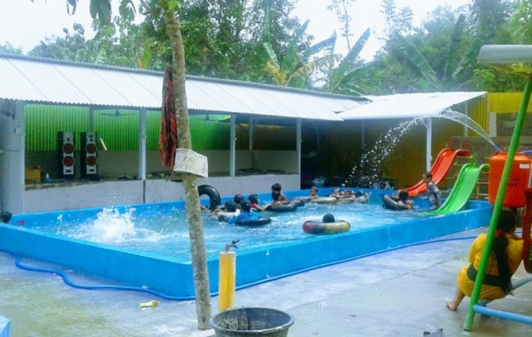 Kolam Renang Gempol Tahunan, 1. Kolam Renang Rahmatika, 2. Waterboom Mulia Klambu, 3. Kolam Renang Water and Snow (WnS) Gubug, 4. Ayodya Bloombang Waterpark , 5. Master Park Grobogan, 6. Kolam Renang Langen Sari Indah Jati Pohon, 7. Kolam Renang Gempol Tahunan, 8. Taman Rekreasi Berenang Mewah, 9. Kolam Renang Jatisari, 10. Gombang Park – Kolam renang Dimoro Toroh, 11. Wisata Tengah Sawah, 12. Tanjung Water Park, 13. WATERPARK JAGO