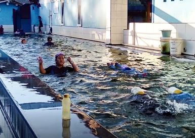 Kolam Renang Tirta Harapan, 1. Kolam Renang Banyu Pratama , 2. Sentul Water Park Cilacap, 3. Tirta Mas Waterpark, 4. Taman Sari Waterpark, 5. Kolam Renang Dwi Tirta, 6. Waterboom Bandaran Cilacap, 7. Kolam Renang Sari Rasa Cilacap , 8. Waterpark Kunci, 9. Bantar Dawa, 10. Pemandian Air Panas Cipari, 11. Tirta Negara Indah di Cilacap Jawa Tengah, 12. Kolam Renang Sasana Tirta, 13. Kolam Renang Tirta Harapan, 14. Kolam Renang Tirta Wening