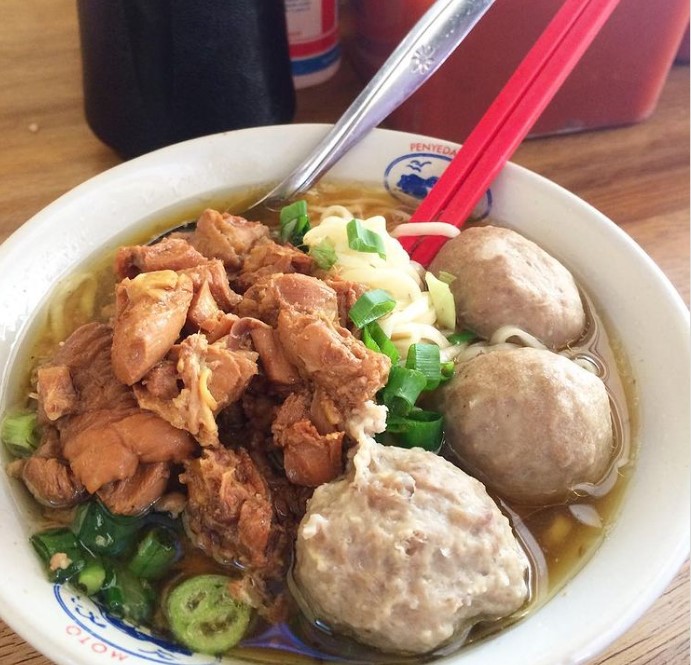 Mie Ayam Dan Bakso Urat Jayasari Pak Sigit via Instagram.com @doublescoopsmg, 1. Mie ayam 99, 2. Mie Ayam Rumput, 3. Mie Ayam Pak Joko, 4. Mie Ayam Happy, 5. Mie Ayam Haris, 6. Mie Ayam Pak Min, 7. Mie Ayam Srikandi, 8. Bakso Mie Ayam Pak Hadi Putra, 9. Mie Ayam Obat Lapar, 10. Bakso dan Mie Ayam Mas No, 11. Bakso So’un dan Mi Ayam Sompok 21, 12. Mi Bandung GG Belakang Pak Min, 13. Mie Ayam Cakar Bakso Pak Joko, 14. Bakmi Ayam Jakarta Gajah Jaya, 15. Mie Ayam Dan Bakso Urat Jayasari Pak Sigit, 16. Mie Ayam Ceker Sido Mampir, 17. Mie Ayam Bakso Pak Soyo Wonogiri, 18. Mie Ayam Pak Cip, 19. Mie Ayam Ceker Bang Jony, 20. Mie Ayam &amp; Bakso Mbak Yanti, 21. Mie Ayam Pak Teguh, 22. Mie Ayam AAA Ngaliyan, 23. Mie Ayam Si Jonti, 24. Mie Jakarta 69, 25. Bakmi Keriting Bangka, 26. Mie Ayam Bakso Tunggal Rasa, 27. Mie Ayam Ceker Pak Bonci, 28. Mie Ayam Ceker Bu Sum, 29. Depot Bakso Mercon dan Mie Ayam CJDW