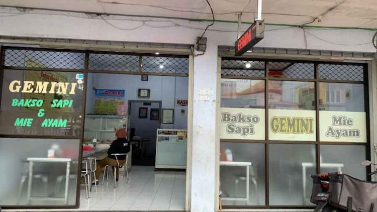 Mie Ayam Gemini via Bicara Blitar, 1. Mie Ayam Putra Solo Kota Blitar, 2. Mie Ayam Nyata Rasa Mbah Nardi, 3. Mie Ayam Edy, 4. Mie Ayam Jakarta Berkat, 5. Mie Ayam Dawet Serabi, 6. Mie Ayam P. Prapto, 7. Mie Ayam Ceker, 8. Mie Ayam Ceker Pedes Podo Tresno, 9. Mie Ayam Tek-tek, 10. Mie Ayam Putra 22, 11. Mie Ayam Revblik Kota Blitar, 12. Mie Ayam Barokah Kota Blitar, 13. Mie Ayam AVETA Kota Blitar, 14. Mie Ayam Gemini, 15. Mie Ayam Karanglo Blitar