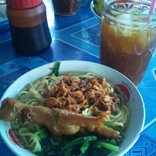 Mie Ayam Pak Yanto, 1. Mie Ayam Lek Wie, 2. Mie Ayam Pak Yanto, 3. Mie Ayam Pak Kribo, 4. Mie Ayam Pangsit Pak Jo, 5. Mie Ayam Bakso Podomoro, 6. Bakso & Mie Ayam Ojo Lali, 7. Mie Ayam Bakso Ngudi Rahayu, 8. Kedai Mie Ayam Lek Wie, 9. Angkringan omah kali, 10. Kedai Mie Ayam Gading, 11. Bakmi 515, Muntilan, 12. Bakso Balungan Pak Granat, 13. Bakso Lezat, Secang Temanggung, 14. Dapure Mbok Yess, Muntilan, 15. Dewi Indah Chinese Food MTL, Semaken, 16. Kedai Kaptenku, 17. Mie Ayam Bangka Dan Mie Sapi ABC, Muntilan, 18. Ngombe Leh Borobudur, Wanurejo, 19. PS YAMIEN, 20. RM. Sari Alam, Ruko Grand Cawang, 21. Mie Ayam Jujugan, 22. Mie Ayam Pelangi, 23. Mie Ayam Alam Segar, 24. Mie Ayam Alband, 25. Mie Ayam Pak Slamet, 26. Mie Ayam Pak Rohmadi, 27. Kedai Mie Ayam Spesial “CJDW”, 28. Kedai MIKANA MAXI