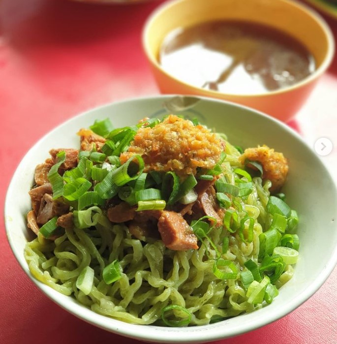 Mie Ayam Rumput via Instagram.com @nyonyolaper, 1. Mie ayam 99, 2. Mie Ayam Rumput, 3. Mie Ayam Pak Joko, 4. Mie Ayam Happy, 5. Mie Ayam Haris, 6. Mie Ayam Pak Min, 7. Mie Ayam Srikandi, 8. Bakso Mie Ayam Pak Hadi Putra, 9. Mie Ayam Obat Lapar, 10. Bakso dan Mie Ayam Mas No, 11. Bakso So’un dan Mi Ayam Sompok 21, 12. Mi Bandung GG Belakang Pak Min, 13. Mie Ayam Cakar Bakso Pak Joko, 14. Bakmi Ayam Jakarta Gajah Jaya, 15. Mie Ayam Dan Bakso Urat Jayasari Pak Sigit, 16. Mie Ayam Ceker Sido Mampir, 17. Mie Ayam Bakso Pak Soyo Wonogiri, 18. Mie Ayam Pak Cip, 19. Mie Ayam Ceker Bang Jony, 20. Mie Ayam &amp; Bakso Mbak Yanti, 21. Mie Ayam Pak Teguh, 22. Mie Ayam AAA Ngaliyan, 23. Mie Ayam Si Jonti, 24. Mie Jakarta 69, 25. Bakmi Keriting Bangka, 26. Mie Ayam Bakso Tunggal Rasa, 27. Mie Ayam Ceker Pak Bonci, 28. Mie Ayam Ceker Bu Sum, 29. Depot Bakso Mercon dan Mie Ayam CJDW