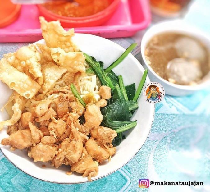 Mie Ayam Srikandi via Instagram.com @makanataujajansemarang, 1. Mie ayam 99, 2. Mie Ayam Rumput, 3. Mie Ayam Pak Joko, 4. Mie Ayam Happy, 5. Mie Ayam Haris, 6. Mie Ayam Pak Min, 7. Mie Ayam Srikandi, 8. Bakso Mie Ayam Pak Hadi Putra, 9. Mie Ayam Obat Lapar, 10. Bakso dan Mie Ayam Mas No, 11. Bakso So’un dan Mi Ayam Sompok 21, 12. Mi Bandung GG Belakang Pak Min, 13. Mie Ayam Cakar Bakso Pak Joko, 14. Bakmi Ayam Jakarta Gajah Jaya, 15. Mie Ayam Dan Bakso Urat Jayasari Pak Sigit, 16. Mie Ayam Ceker Sido Mampir, 17. Mie Ayam Bakso Pak Soyo Wonogiri, 18. Mie Ayam Pak Cip, 19. Mie Ayam Ceker Bang Jony, 20. Mie Ayam &amp; Bakso Mbak Yanti, 21. Mie Ayam Pak Teguh, 22. Mie Ayam AAA Ngaliyan, 23. Mie Ayam Si Jonti, 24. Mie Jakarta 69, 25. Bakmi Keriting Bangka, 26. Mie Ayam Bakso Tunggal Rasa, 27. Mie Ayam Ceker Pak Bonci, 28. Mie Ayam Ceker Bu Sum, 29. Depot Bakso Mercon dan Mie Ayam CJDW