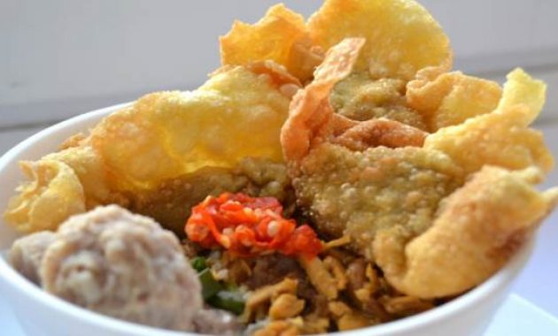 Mie Pangsit Pak Ri Jalan Wilis via Foody, 1. Mie Ayam Solo Pak Doel, 2. Mie Ceker Cak Kribo, 3. Mie Ayam Pagak, 4. Pangsit Mie Ayam, 5. Depot Mie Malang Gadjah Mada 1, 6. Hot Cui Mie, 7. Depot Pangsit Mie Bromo Pojok, 8. Kedai Mie Sutoyo, 9. Depot Hoklay, 10. Pangsit Mie Pak Rie, 11. Depot Gang Djangkrik, 12. Mie Kudusan, 13. Pangsit Mie Dempo, 14. Pangsit Mie Tan, 15. Pangsit Kebo Ijo, 16. Mie Pangsit Pujasera Dempoe, 17. Mie Pangsit Pak Ri Jalan Wilis