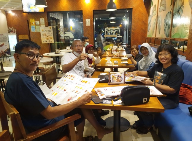 My Kopi O! Benny Koloway, 1. Eastman Coffee House, 2. Antarakata Coffee, 3. Atap Langit Coffee n Eatery, 4. Tekodeko Koffiehuis, 5. Strada Coffee, 6. Ideologist.smg, 7. Anak Panah Kopi, 8. Moment Coffee & Space, 9. Excelso Coffee Rinjani, 10. Old Kettle, 11. My Kopi O!, 12. Hero Coffee Indonesia, 13. Tepian Kopi, 14. Encycoffeedia, 15. Makabana Working Space & Coffee Shop, 16. Lingkar Coffee & Idea, 17. Bersua at The Heights, 18. Semasa Kopi, 19. Atas Kota Coffee & Space, 20. Adhum Coffee, 21. Kastem Coffee & Space, 22. Pijar.srg, 23. Keizai Coffee & Garden, 24. Insight Coffee, 25. Origo Coffee, 26. Fat Elephant Restaurant & Coffee Shop, 27. Kopitiga