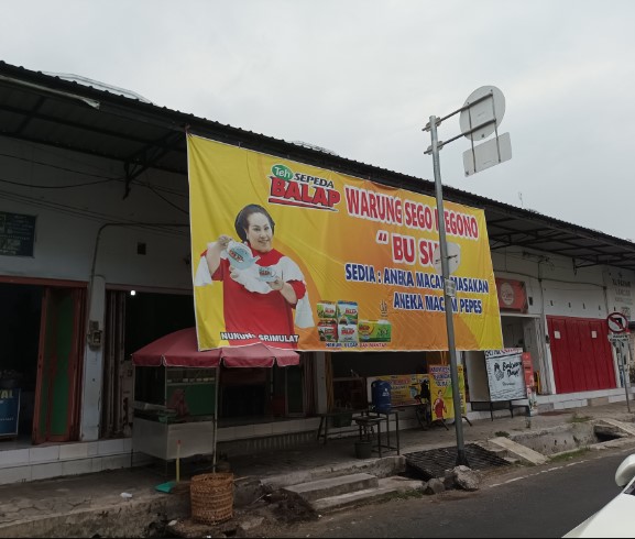 Nasi Megono Bu Suli Pramuaji Pramono, 1. Pantai Pasir Kencana, 2. Curug Muncar, 3. Curug Bajing , 4. Pantai Slamaran , 5. Museum Batik Pekalongan, 6. Pantai Sunter Depok Indah, 7. Puncak Hanoman Gunung Kendalisodo, 8. Linggo Asri, 9. Kebun Teh Kaliboja, 10. Lolong Adventure, 11. International Batik Center , 12. Gunung Rogojembangan , 13. Wisata Watu Ireng , 14. Pantai Wonokerto , 15. Bukit Pawuluhan, 16. Wisata Mangrove Park Pekalongan, 17. Blackcanyon Petungkriyono, 18. Wisata Curug Madu, 19. Curug Bidadari Jolotigo , 20. Curug Cinde, 21. Monumen Pekalongan, 22. Alun-alun Kota Pekalongan, 23. Alun-alun Bebekan Kedungwuni, 24. Kali Paingan, 25. Curug Lawe, 26. Bendungan Kletak, 27. Curug Blanten, 28. Curug Bekakak, 29. Jembatan Lengkung Surabayan, 30. Taman Kuripan Pekalongan “Nursery Horikultura, 31. Pantai Sari Pekalongan, 32. Bengkelung Park, 33. Kolam Renang Banyubiru Pekalongan, 34. Taman Lapangan Bebekan, 35. Wisata Ciblon, 36. Zatoland Waterboom, 37. Bukit Bintang Kutorojo, 38. La’Ranch Glamping, 39. Telaga Sigebyar Mangunan, 40. Sipare Green Park, 41. Km 0 Pekalongan, 42. Wisata Danau Alkautsar, 43. Dino Park Soko Langit Pekalongan, 44. Masjid Agung Al-Jami Pekalongan, 45. Wisata Bahari PPNP, 46. Nasi Megono Bu Suli – Wisata Kuliner khas Pekalongan , 47. Pusat Grosir Setono