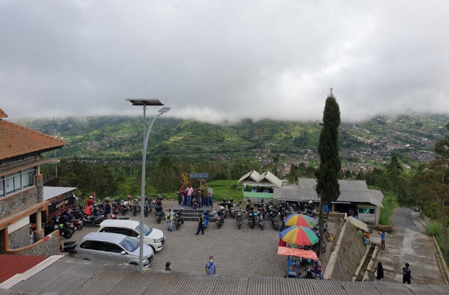 New Selo Muhammad Lutfi, 1. Waduk Cengklik Park, 2. Pemandian Umbul Sewu Pengging, 3. Lembah Gunung Madu, 4. Air Terjun Kedung Kayang, 5. Pemandian Tlatar, 6. Taman Pandanalas Boyolali, 7. Trekking Gunung Merbabu, 8. Candi Lawang Cepogo , 9. Candi Sari Cepogo Temple , 10. Waduk Kedung Ombo, 11. New Selo, 12. Cepogo Cheese Park, 13. Waduk Klego Desa Bade, 14. Tirto Marto Pengging Boyolali, 15. Bukit Gancik Selo Boyolali, 16. Wisata Alam Panorama, 17. Umbul Tirtomulyo, 18. Taman Petruk, 19. Alun-alun Kidul Boyolali, 20. Embung Manajar, 21. Watu Blerek, 22. Kebun Raya Indrokilo, 23. Museum R. Hamong Wardoyo, 24. Restu Wijaya Waterboom, 25. Umbul Langse, 26. Kedung Goro , 27. Bukit Batur Sel, 28. Tikungan Cinta, 29. Patung Arjuna Wijaya , 30. Brown Canyon, 31. Makam Ki Ageng Kebo Kenanga Boyolali, 32. Makam Ki Ageng Singoprono Boyolali, 33. Masjid Cipto Mulyo Pengging Boyolali, 34. Oemah Bamboo Merapi, 35. Pura Bawana Tata, 36. Kedung Cinta, 37. Kedung Celeng , 38. Jumbleng Biru, 39. Air Terjun Watu Tibo, 40. Taman Alam Surapanta, 41. Jembatan Gantung Jrakah, 42. Kampung Wisata Dangean, 43. Bukit Kinasih, 44. Air Terjun Semuncar