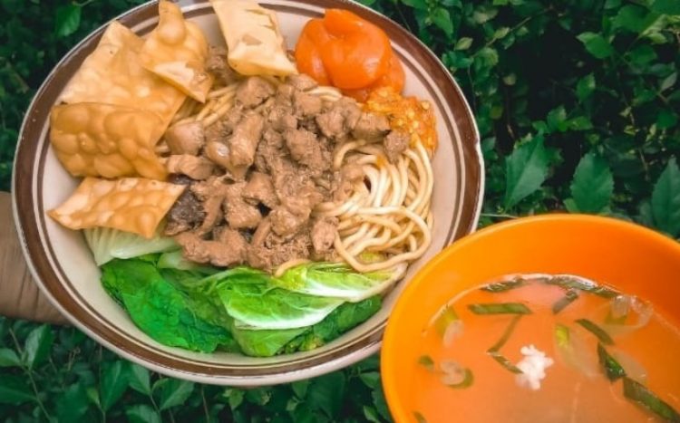 PS YAMIEN, 1. Mie Ayam Lek Wie, 2. Mie Ayam Pak Yanto, 3. Mie Ayam Pak Kribo, 4. Mie Ayam Pangsit Pak Jo, 5. Mie Ayam Bakso Podomoro, 6. Bakso & Mie Ayam Ojo Lali, 7. Mie Ayam Bakso Ngudi Rahayu, 8. Kedai Mie Ayam Lek Wie, 9. Angkringan omah kali, 10. Kedai Mie Ayam Gading, 11. Bakmi 515, Muntilan, 12. Bakso Balungan Pak Granat, 13. Bakso Lezat, Secang Temanggung, 14. Dapure Mbok Yess, Muntilan, 15. Dewi Indah Chinese Food MTL, Semaken, 16. Kedai Kaptenku, 17. Mie Ayam Bangka Dan Mie Sapi ABC, Muntilan, 18. Ngombe Leh Borobudur, Wanurejo, 19. PS YAMIEN, 20. RM. Sari Alam, Ruko Grand Cawang, 21. Mie Ayam Jujugan, 22. Mie Ayam Pelangi, 23. Mie Ayam Alam Segar, 24. Mie Ayam Alband, 25. Mie Ayam Pak Slamet, 26. Mie Ayam Pak Rohmadi, 27. Kedai Mie Ayam Spesial “CJDW”, 28. Kedai MIKANA MAXI