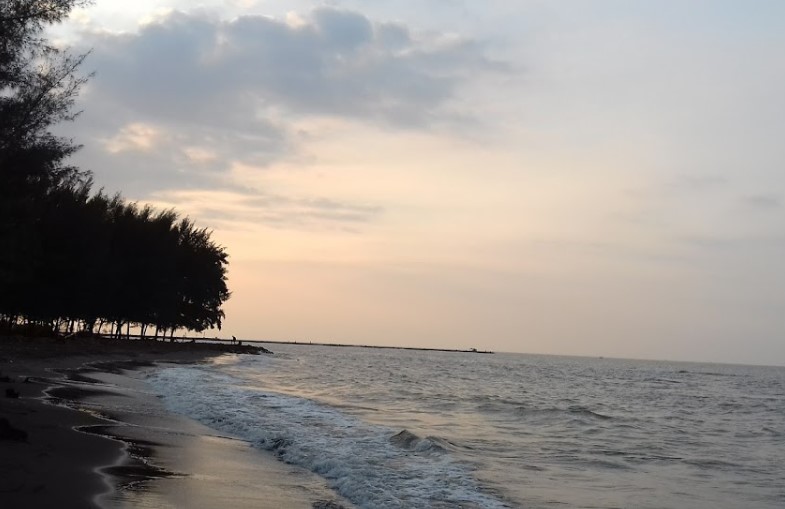 Pantai Slamaran , 1. Pantai Pasir Kencana, 2. Curug Muncar, 3. Curug Bajing , 4. Pantai Slamaran , 5. Museum Batik Pekalongan, 6. Pantai Sunter Depok Indah, 7. Puncak Hanoman Gunung Kendalisodo, 8. Linggo Asri, 9. Kebun Teh Kaliboja, 10. Lolong Adventure, 11. International Batik Center , 12. Gunung Rogojembangan , 13. Wisata Watu Ireng , 14. Pantai Wonokerto , 15. Bukit Pawuluhan, 16. Wisata Mangrove Park Pekalongan, 17. Blackcanyon Petungkriyono, 18. Wisata Curug Madu, 19. Curug Bidadari Jolotigo , 20. Curug Cinde, 21. Monumen Pekalongan, 22. Alun-alun Kota Pekalongan, 23. Alun-alun Bebekan Kedungwuni, 24. Kali Paingan, 25. Curug Lawe, 26. Bendungan Kletak, 27. Curug Blanten, 28. Curug Bekakak, 29. Jembatan Lengkung Surabayan, 30. Taman Kuripan Pekalongan “Nursery Horikultura, 31. Pantai Sari Pekalongan, 32. Bengkelung Park, 33. Kolam Renang Banyubiru Pekalongan, 34. Taman Lapangan Bebekan, 35. Wisata Ciblon, 36. Zatoland Waterboom, 37. Bukit Bintang Kutorojo, 38. La’Ranch Glamping, 39. Telaga Sigebyar Mangunan, 40. Sipare Green Park, 41. Km 0 Pekalongan, 42. Wisata Danau Alkautsar, 43. Dino Park Soko Langit Pekalongan, 44. Masjid Agung Al-Jami Pekalongan, 45. Wisata Bahari PPNP, 46. Nasi Megono Bu Suli – Wisata Kuliner khas Pekalongan , 47. Pusat Grosir Setono