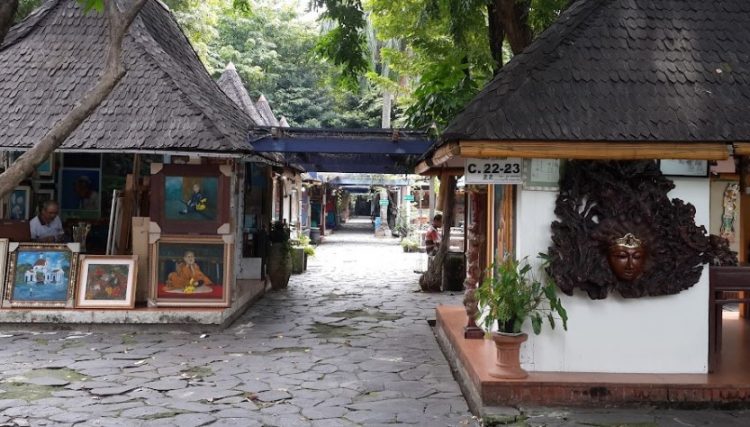 Pasar Seni S LUTENA SUPER LUTEIN, 1. Taman Impian Jaya Ancol, 2. Suaka Margasatwa Muara Angke, 3. Museum Bahari, 4. Sea World Ancol, 5. Dunia Fantasi atau Dufan, 6. Taman Wisata Alam (TWA) Angke Kapuk, 7. Ocean Dream Samudra Ancol, 8. Allianz Eco Park, 9. Amped Trampoline Park, 10. Taman Jogging 1 Kelapa Gading, 11. Taman Waduk Pluit, 12. Taman Hutan Kota Penjaringan, 13. Rumah Si Pitung, 14. Marunde Beach, 15. Atlantis Water Adventure, 16. Alive Museum Ancol, 17. Pantai beach pool ancol, 18. Taman Ismail Marzuki (TIM), 19. Danau Sunter, 20. Kawasan Ekowisata Mangrove PIK, 21. Faunaland Ancol, 22. Pasar Seni, 23. Taman Walang Baru, 24. Jakarta Bird Land, 25. Ecopark Club House, 26. Pantai Karnaval Ancol, 27. San Antonio Beach PIK 2, 28. Danau Cincin, 29. Taman Bintaro, 30. Taman Rawa Badak Utara, 31. Taman Segitiga – Gorontalo, 32. Bounce Street Asia, 34. Bahtera Jaya Ancol, 35. Kawasan Pelabuhan Sunda Kelapa, 36. Kampung Tugu, 37. Sentra Perikanan Muara Angke, 38. Kampung Marunda, 39. Kampung Luar Batang
