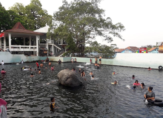 Pemandian Tlatar Nurul Septyani, 1. Waduk Cengklik Park, 2. Pemandian Umbul Sewu Pengging, 3. Lembah Gunung Madu, 4. Air Terjun Kedung Kayang, 5. Pemandian Tlatar, 6. Taman Pandanalas Boyolali, 7. Trekking Gunung Merbabu, 8. Candi Lawang Cepogo , 9. Candi Sari Cepogo Temple , 10. Waduk Kedung Ombo, 11. New Selo, 12. Cepogo Cheese Park, 13. Waduk Klego Desa Bade, 14. Tirto Marto Pengging Boyolali, 15. Bukit Gancik Selo Boyolali, 16. Wisata Alam Panorama, 17. Umbul Tirtomulyo, 18. Taman Petruk, 19. Alun-alun Kidul Boyolali, 20. Embung Manajar, 21. Watu Blerek, 22. Kebun Raya Indrokilo, 23. Museum R. Hamong Wardoyo, 24. Restu Wijaya Waterboom, 25. Umbul Langse, 26. Kedung Goro , 27. Bukit Batur Sel, 28. Tikungan Cinta, 29. Patung Arjuna Wijaya , 30. Brown Canyon, 31. Makam Ki Ageng Kebo Kenanga Boyolali, 32. Makam Ki Ageng Singoprono Boyolali, 33. Masjid Cipto Mulyo Pengging Boyolali, 34. Oemah Bamboo Merapi, 35. Pura Bawana Tata, 36. Kedung Cinta, 37. Kedung Celeng , 38. Jumbleng Biru, 39. Air Terjun Watu Tibo, 40. Taman Alam Surapanta, 41. Jembatan Gantung Jrakah, 42. Kampung Wisata Dangean, 43. Bukit Kinasih, 44. Air Terjun Semuncar