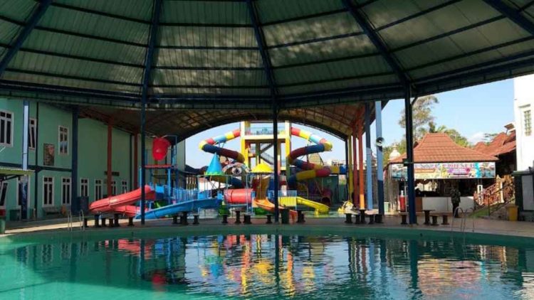 Sentul Water Park Cilacap via Google Maps Nevia Co, 1. Kolam Renang Banyu Pratama , 2. Sentul Water Park Cilacap, 3. Tirta Mas Waterpark, 4. Taman Sari Waterpark, 5. Kolam Renang Dwi Tirta, 6. Waterboom Bandaran Cilacap, 7. Kolam Renang Sari Rasa Cilacap , 8. Waterpark Kunci, 9. Bantar Dawa, 10. Pemandian Air Panas Cipari, 11. Tirta Negara Indah di Cilacap Jawa Tengah, 12. Kolam Renang Sasana Tirta, 13. Kolam Renang Tirta Harapan, 14. Kolam Renang Tirta Wening