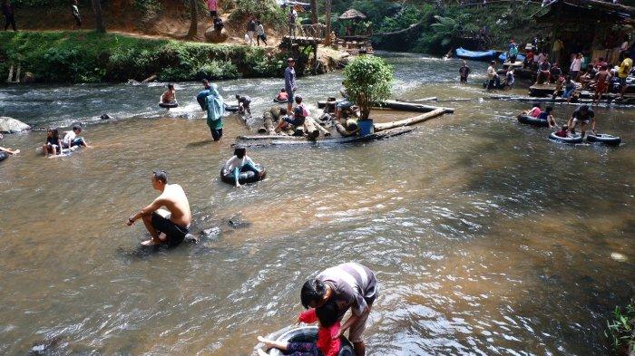 Sungai Pangalengan via Tribun Jabar, 1. Taman Langit Pengalengan, 2. Hutan Pinus Rahong, 3. Kampung Singkur Rahong, 4. Nuansa Riung Gunung, 5. Wayang Windu Panenjoan, 6. Situ Chaniwung, 7. Situ Cileunca, 8. Sunrise Point Cukul, 9. Bukit Panyawangan, 10. Penangkaran Rusa Kertamanah, 11. Rumah Pengabdi Setan, 12. Perkebunan Teh Malabar, 13. Perkebunan Teh Cukul, 14. Rumah Putih Cukul , 15. Curug Panganten, 16. Curug Ceret, 17. Sungai Palayangan, 18. Gunung Artapela, 19. Datar Pinus Camp, 20. Pemandian Air Panas Cibolang, 21. Peternakan Ultra Milk, 22. Glamping Cileunca, 23. Rafting Sungai Palayangan, 24. Jembatan Cinta, 25. Gunung Nini, 26. Situs Sejarah Rumah Bosscha, 27. Curug Mega, 28. Situs Rumah Adat Cikondang, 29. Wisata Gunung Wayang Pangalengan