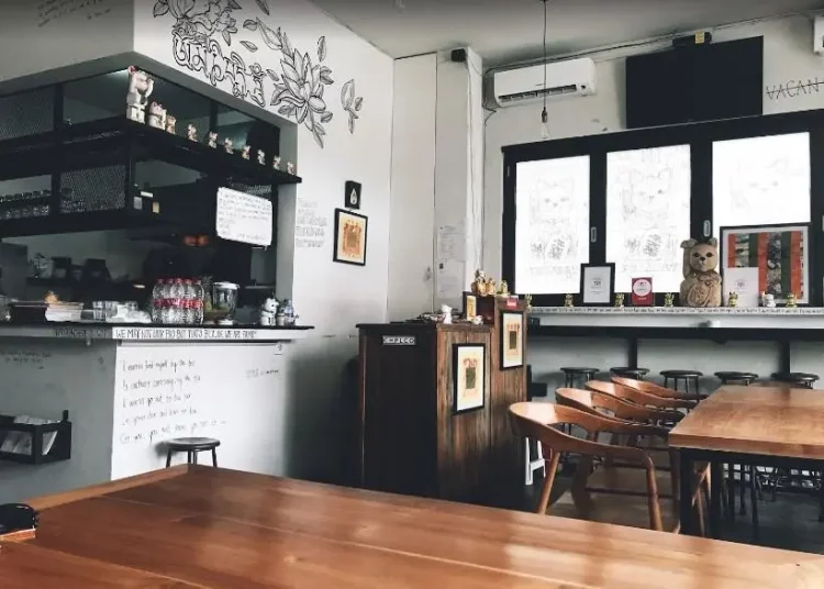 Tamade Cafeteria via The Bali Bible, Tempat Wisata di Seminyak Bali yang Wajib Dikunjungi, Tempat Wisata Seni dan Budaya di Seminyak Bali, Tempat Wisata Belanja di Seminyak Bali, Tempat Wisata Kuliner di Seminyak Bali, Tempat Wisata Relaksasi