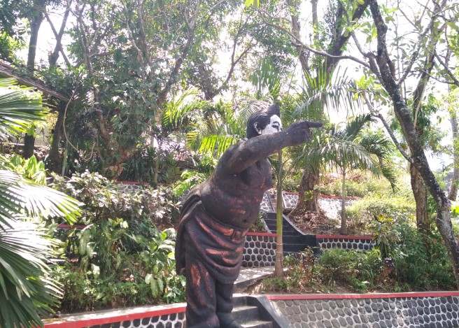 Taman Plintheng Semar VYDYN, 1. Alun Alun Giri Krida Bakti, 2. Pantai Nampu, 3. Pantai Banyutowo, 4. Pantai Sembukan, 5. Waduk Gajah Mungkur, 6. Air Terjun Setren Girimanik, 7. Goa Putri Kencono, 8. Papan Luncur Gantole,  9. Museum Karst Dunia Wonogiri, 10. Wisata Spiritual Kahyangan, 11. Museum Wayang Indonesia, 12. Sendang Asri Waduk Gajah Mungkur, 13. Alas Kethu, 14. Bukit Cumbri, 15.  Wisata Air Telaga Rowo Batuwarno, 16. Telaga Claket Selogiri, 17. Goa Ngantap Wonogiri, 18. Gua Maria, 19. Jurug Kemukus, 20. Pantai Dadapan, 21. Air Terjun Kalimas, 22. Bukit Jonambang, 23. Desa Wisata Soko Gunung, 24. Pantai Klothok, 25. Pantai Puyangan, 26. Pantai Karang Bang, 27. Puncak Secokro, 28. Puncak Joglo Wonogiri, 29. Pantai Kwaru Gunturhargo Paranggupito, 30. Pantai Karang Payung, 31. Pantai Kali Mirah, 32. Pantai Njojogan, 33. Watu Cenik Wonogiri, 34. Taman Plintheng Semar, 35. Air Terjun Binangun Watu Jadah , 36. Hutan Pinus Bukit Suwondo, 37. Taman Wisata Tunggangan Jatiroto, 38. Monumen Bedol Desa, 39. Air Terjun Sanginan, 40. Kedung Areng Wonogiri, 41. Taman Ponten Wonogiri, 42. Ganthole Bawah (Menara Filter), 43. Tegal Simbah, 44. Istana Parnaraya, 45. Goa Resi, 46. Soko Langit