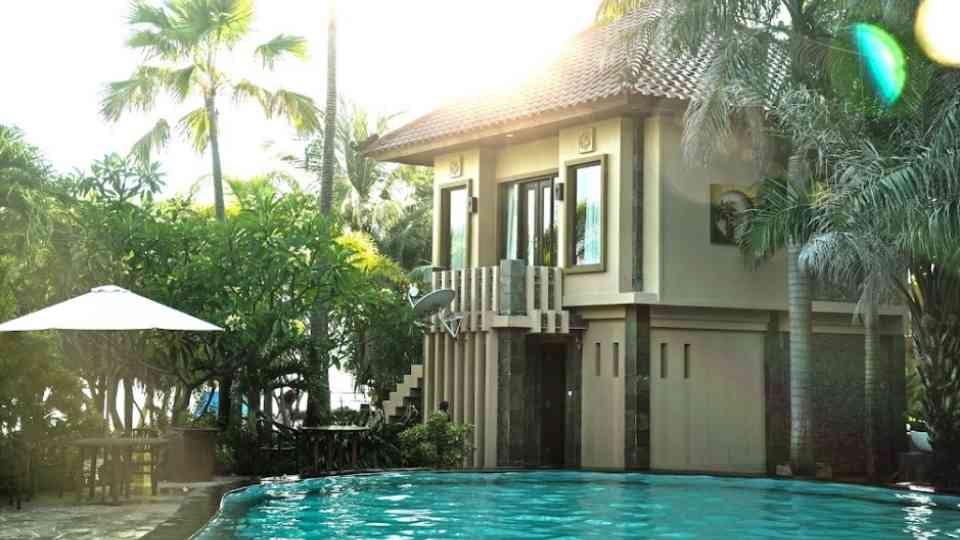 The Palm Beach Resort, 1. Jepara Ourland Park, 2. Kolam Renang Alam Moya, 3. Jepara Olympic Pool, 4. Kolam Renang Muria Tirta, 5. Kolam Renang Shinta Pool 1 Jepara, 6. Kolam Renang Shinta Pool 2 Jepara   , 7. Andina Swimming Pool, 8. Tiara Park Waterboom, 9. Kolam Renang Ocean View Residence, 10. Kura-kura Resort, 11. Waterboom Rikan’s, 12. Sentral Park Jepara, 13. Kolam Renang Tombo Ati, 14. Kolam Renang Watu Lumpang Bangsri (WLB), 15. The Palm Beach Resort