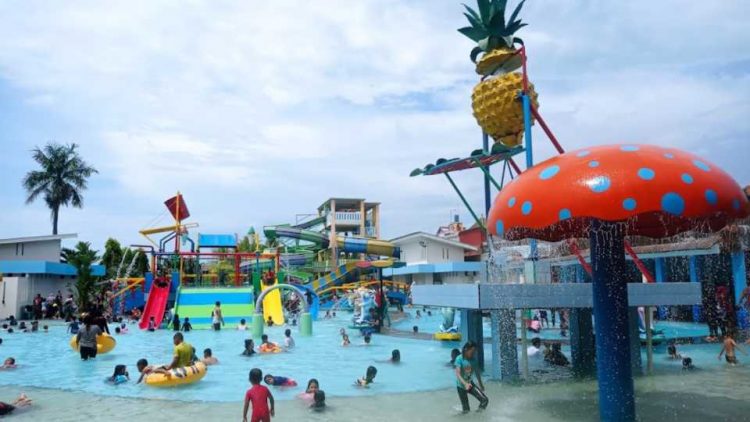Tirta Mas Waterpark via Google Maps Dito Rolis, 1. Kolam Renang Banyu Pratama , 2. Sentul Water Park Cilacap, 3. Tirta Mas Waterpark, 4. Taman Sari Waterpark, 5. Kolam Renang Dwi Tirta, 6. Waterboom Bandaran Cilacap, 7. Kolam Renang Sari Rasa Cilacap , 8. Waterpark Kunci, 9. Bantar Dawa, 10. Pemandian Air Panas Cipari, 11. Tirta Negara Indah di Cilacap Jawa Tengah, 12. Kolam Renang Sasana Tirta, 13. Kolam Renang Tirta Harapan, 14. Kolam Renang Tirta Wening