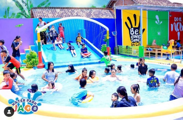 WATERPARK JAGO, 1. Kolam Renang Rahmatika, 2. Waterboom Mulia Klambu, 3. Kolam Renang Water and Snow (WnS) Gubug, 4. Ayodya Bloombang Waterpark , 5. Master Park Grobogan, 6. Kolam Renang Langen Sari Indah Jati Pohon, 7. Kolam Renang Gempol Tahunan, 8. Taman Rekreasi Berenang Mewah, 9. Kolam Renang Jatisari, 10. Gombang Park – Kolam renang Dimoro Toroh, 11. Wisata Tengah Sawah, 12. Tanjung Water Park, 13. WATERPARK JAGO