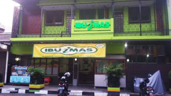 Warung Nasi Ibu Imas, 1. Marugame Udon, 2. Warung Upnormal, 3. Warung Tutug, 4. Tempat tinggal Makan Kandang Ayam, 5. Cabe Rawit (Cawit), 6. Kopi Endeus, 7. District 29, 8. Bakso Rusuk Samanhudi, 9. Iga Bakar Si Jangkung, 10. Bakso Ceker Braga, 11. Food Street di Sepanjang Jalan CIbadak, 12. Roti Bakar 234 Gang Kote, 13. Sate dan Gule Kambing H.M Harris, 14. Sambal Bakar Mang Ujang, 15. Warung Steak Si Mantan, 16. Kangen Grill, 17. DU Dimsum Bandung, 18. Perkedel Bondon, 19. AA Bistik, 20. Nasi Kalong, 21. Ronde Alkateri, 22. Zona Merah Sukajadi, 23. Bubur Ayam Pa’ Otong, 24. McDurens, 26. Nasi Kuning Pungkur, 27. Sate Bu Ngantuk, 28. Sate Maulana Yusuf, 29. Bubur Bejo, 30. Nasi Goreng Aep’s, 31. Sudirman Street Day and Night Market, 32. RM Megawati, 33. Sate Dj, 34. Warung Jagung Bakar Doel, 35. Warung Nasi Ibu Imas, 36. Bober Café, 27. Surabi Rock Jadul