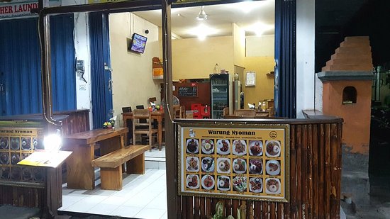 Warung Nyoman via Tripadvisor, 1. Sop Ikan Mak Beng Sanur, 2. Warung Mami, 3. Warung Wardani, 4. Sate Plecing Arjuna, 5. Warung D’Sawah, 6. Sanur Night Market, 7. Warung Nyoman, 8. Nasi Ayam Kedewatan Ibu Mangku, 9. Bebek Bengil Crispy Duck – Nusa Dua, 10. MamaSan Bali, 11. Nasi Pedas Bu Andika, 12. Rujak Kuah Pindang Bu Putu, 13. Revolver Espresso, 14. Seniman Coffee, 15. Bebek Goreng Laka Leke, 16. Warung Nasi Bali Men Weti (Sanur), 17. Naughty Nuri’s Warung, 18. Ayam Betutu Men Tempeh Gilimanuk, 19. Warung Laota, 20. Warung Bebek Tepi Sawah, 21. Sate Babi Bawah Pohon (Kuta), 22. Nasi Pecel Bu Tinuk, 23. Warung Liku
