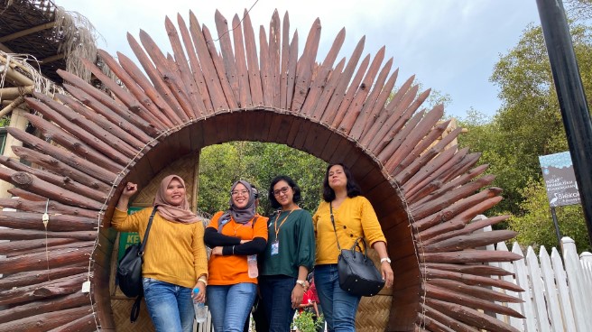 Wisata Kampung Blekok BUTET VLOGS, 1. Taman Nasional Baluran, 2. Pantai Pasir Putih Situbondo, 3. Pantai Bletok, 4. Pantai Lempuyang, 5. Pantai Tangsi, 6. Pantai Keperan, 7. Pantai Pathek, 8. Pantai Tampora Situbondo, 9. Pantai Balanan, 10. Pantai Banongan, 11. Pantai Bama, 12. Wisata Kampung Blekok, 13. Pantai sejile, 14. Pantai Firdaus Banongan, 15. Bekol Savana TN Baluran, 16. Air Terjun Setancak, 17. Air Terjun Talempong, 18. Alun – Alun Situbondo, 19. Rumah Residen Besuki, 20. Puncak Ringgit, 21. Pabrik Gula Olean, 22. Monumen 1000 Km Anyer Panarukan, 23. Arung Jeram Samir Situbondo, 24. Perkebunan Kopi Kayu Mas, 25. Padang Savana Situbondo, 26. Pelabuhan Rakyat Panarukan, 27. Taman Asembagus, 28. Kolam Renang Tirta Pandawa Situbondo, 29. Pelabuhan Jangkar Situbondo, 30. Waduk Curah Cottok Situbondo, 31. Gunung Argopura, 32. Kelenteng Poo Tong Biaw Situbondo, 33. Pantai Pasir Hitam Banongan, 34. Pantai Pandean, 35. Waduk Bajulmati, 36. Bukit Cappore, 37. Pantai Bilik Situbondo, 38. Puncak Rengganis Argopuro Situbondo, 39. Padang Rumput Sikasur