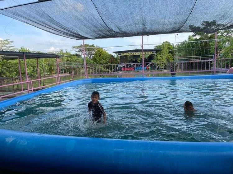Wisata Tengah Sawah via google maps Galih akademik, 1. Kolam Renang Rahmatika, 2. Waterboom Mulia Klambu, 3. Kolam Renang Water and Snow (WnS) Gubug, 4. Ayodya Bloombang Waterpark , 5. Master Park Grobogan, 6. Kolam Renang Langen Sari Indah Jati Pohon, 7. Kolam Renang Gempol Tahunan, 8. Taman Rekreasi Berenang Mewah, 9. Kolam Renang Jatisari, 10. Gombang Park – Kolam renang Dimoro Toroh, 11. Wisata Tengah Sawah, 12. Tanjung Water Park, 13. WATERPARK JAGO