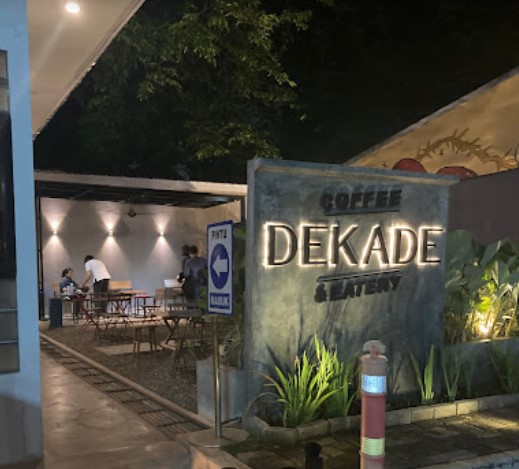 Dekade Coffee & Eatery via Miss K, 1. Ruang Teori Coffee & Tea, 2. Cultura Coffee, 3. Kopi Kito, 4. Toko Kopi Tuku, 5. Persamaan Kopi, 6. Suku Kata Kopi, 7. Nyambi Ngopi, 8. Muhi Eatery & Coffee, 9. Westport Coffee House, 10. Mura Kedai Kopi, 11. Kopi Janji Jiwa Kebayoran Lama, 12. KEMAROEK CAFE, 13. Patagonia coffee & eat, 14. Djournal Coffee, 15. TEGUK Kebayoran Lama, 16. Dekade Coffee & Eatery, 17. Kopi Gaan, 18. Louie Coffee