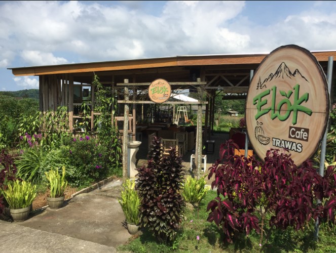 Elok Cafe baladika editia, 1. Cangkruan Onokabeh, 2. Coffee Oyiend, 3. Dapur Kurasa, 4. Tjingkir Songo, 5. Warung Alas Pinus, 6. Gartenhütte Kaffee und Aussicht, 7. Jungle Cafe, 8. LA VERDE CAFE, 9. Bustan Allaca, 10. Warung Kadutan, 12. KEDAI PIECU, 13. Cafe Sabin, 14. Sehati Cafe, 15. KEDAI KENANGA Trawas, 16. Elok Cafe, 17. Warung Coffee Oyie’nd, 18. Delta Cafe (Tutup), 19. Sunrise Cafe Trawas, 20. Teras Treteh, 21. D, Caffee, 22. WARUNG MEMORI, 23. Warkop Trawas, 24. BACoffee (BumiAngkerCoffee), 25. Gartenhütte. Kaffee und Aussicht, 26. Alas Trawas by Santoso Group (REAL), 27. Dimensi Kopi, 28. SBC ( Sawah Bar Cafe ), 29. Griya Cafe Trawas, 30. Paido Trawas