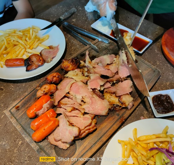 Fogo Brazilian BBQ Livina Intania, 1. Seroja Asia, 2. Fukuzushi, 3. Eastern Restaurant, 4. Shukaku BBQ, Shabu &amp; Agemono, 5. Gyu-kaku Pangeran Kornel Bandung, 6. Jiganasuki Restaurant Bandung, 7. Shabu Kojo Restaurant, 8. Hachi Grill Sutami Bandung, 9. GoGrill-ah! Bandung, 10. Fogo Brazilian BBQ, 11. Shaburi &amp; Kintan Buffet PVJ, 12. Sha-Waregna Restaurant, 13. Sumeragi Izakaya, 14. Ushishi Japanese BBQ, 15. Shabu Suki (Tutup), 16. Haki Korean BBQ, 17. Feast Restoran , 18. Samsob Suki, 19. Oharang BBQ, 20. Shabu Ghin 23 Paskal (Tutup), 21. Celengan BBQ (TUTUP), 22. Pochajjang Korean BBQ (Tutup), 23. Gyu-Gyu Japanese BBQ, 24. Mai Suki, 25. Haeng-Un Korean BBQ &amp; Homemade Dishes (Tutup), 26. Hanamasa Bandung, 27. Flaming Pots Boil &amp; Grill, 28. Shabu Hachi Cilaki Bandung, 29. Shawaregna, 30. Ikugo Grill and Hotpot, 31. Kirai Dimsum, 32. Wok n Tok, Yello Hotel, 33. Manse Korean Grill, 34. Bilbao Brasserie, 35. Parc De Vile Restaurant, Best Western Premier La Grande Hotel