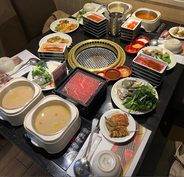 Hachi Grill Sutami Bandung Wanda Arsya, 1. Seroja Asia, 2. Fukuzushi, 3. Eastern Restaurant, 4. Shukaku BBQ, Shabu &amp; Agemono, 5. Gyu-kaku Pangeran Kornel Bandung, 6. Jiganasuki Restaurant Bandung, 7. Shabu Kojo Restaurant, 8. Hachi Grill Sutami Bandung, 9. GoGrill-ah! Bandung, 10. Fogo Brazilian BBQ, 11. Shaburi &amp; Kintan Buffet PVJ, 12. Sha-Waregna Restaurant, 13. Sumeragi Izakaya, 14. Ushishi Japanese BBQ, 15. Shabu Suki (Tutup), 16. Haki Korean BBQ, 17. Feast Restoran , 18. Samsob Suki, 19. Oharang BBQ, 20. Shabu Ghin 23 Paskal (Tutup), 21. Celengan BBQ (TUTUP), 22. Pochajjang Korean BBQ (Tutup), 23. Gyu-Gyu Japanese BBQ, 24. Mai Suki, 25. Haeng-Un Korean BBQ &amp; Homemade Dishes (Tutup), 26. Hanamasa Bandung, 27. Flaming Pots Boil &amp; Grill, 28. Shabu Hachi Cilaki Bandung, 29. Shawaregna, 30. Ikugo Grill and Hotpot, 31. Kirai Dimsum, 32. Wok n Tok, Yello Hotel, 33. Manse Korean Grill, 34. Bilbao Brasserie, 35. Parc De Vile Restaurant, Best Western Premier La Grande Hotel