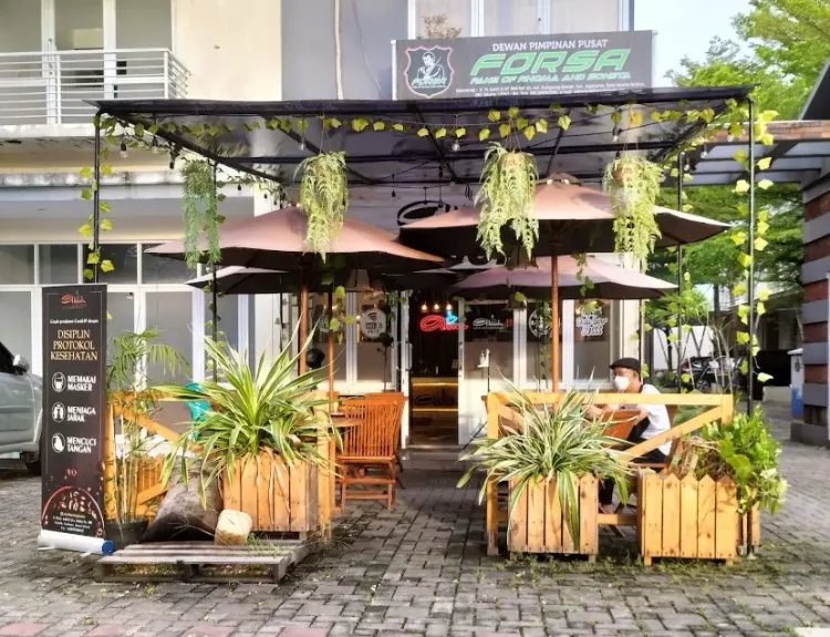 Kedai Abah Coffee Jagakarsa, 1. Toko Kopi Seduh, 2. Koffie Home, 3. Kedai Palito, 4. De Ngokow Coffee Roastery &amp; Tea Club, 5. Ladang Coffee, 6. Bakoel Susu, 7. Widstick Coffee and Dessert, 8. Roti Bakar 88, 9. Two D Coffee Roastery, 10. Warung Starmeal , 11. You Coffee and Resto, 12. Batavia Kofffie, 13. Sipirock Coffee, 14. Kapiola, 15. JAG’s Kitchen, 16. Kupikirin Kopi, 17. Lemme Get Space Coffee &amp; Co Working, 18. Netijen Café &amp; Resto, 19. Kedai BR Live Musik, 20. The Café Langit, 21. Pallet Coffee Jagakarsa, 22. Happiness Kitchen and Coffee Jagakarsa, 23. Latar Kopi, 24. Cafe &amp; Resto Serendipity (Poolside &amp; Garden View), 25. Garden Cafe, 26. Kedai Abah Coffee Jagakarsa, 27. Ranies Kitchen &amp; Coffee, 28. Sure Coffee &amp; Eatery Jagakarsa, 29. Dessert Darlings by Agustina Anggri, 30. Worthland Coffee, 31. Western Cape, 32. Warkop Berkah Big’s Family, 33. TEGUK, 34. KOPIOLA, 35. TETTA KOPI