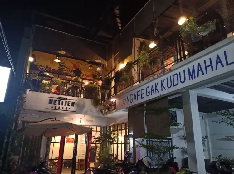 Netijen Café &amp; Resto, 1. Toko Kopi Seduh, 2. Koffie Home, 3. Kedai Palito, 4. De Ngokow Coffee Roastery &amp; Tea Club, 5. Ladang Coffee, 6. Bakoel Susu, 7. Widstick Coffee and Dessert, 8. Roti Bakar 88, 9. Two D Coffee Roastery, 10. Warung Starmeal , 11. You Coffee and Resto, 12. Batavia Kofffie, 13. Sipirock Coffee, 14. Kapiola, 15. JAG’s Kitchen, 16. Kupikirin Kopi, 17. Lemme Get Space Coffee &amp; Co Working, 18. Netijen Café &amp; Resto, 19. Kedai BR Live Musik, 20. The Café Langit, 21. Pallet Coffee Jagakarsa, 22. Happiness Kitchen and Coffee Jagakarsa, 23. Latar Kopi, 24. Cafe &amp; Resto Serendipity (Poolside &amp; Garden View), 25. Garden Cafe, 26. Kedai Abah Coffee Jagakarsa, 27. Ranies Kitchen &amp; Coffee, 28. Sure Coffee &amp; Eatery Jagakarsa, 29. Dessert Darlings by Agustina Anggri, 30. Worthland Coffee, 31. Western Cape, 32. Warkop Berkah Big’s Family, 33. TEGUK, 34. KOPIOLA, 35. TETTA KOPI