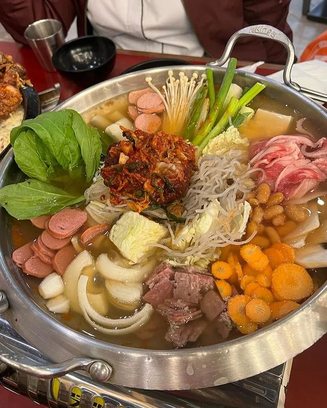 OJJU via Instagram.com @wu_lan902, 1. Kimukatsu, 2. Sushi Tei, 3. RamenYa!, 4. Haidilao Hot Pot, 5. Marugame Udon, 6. Basilico, 7. Coco Ichibanya Curry, 8. Remboelan, 9. Kitchenette, 10. Seribu Rasa Seafood and Grill, 11. Chung Gi Wa, 12. Saturdays, 13. Isshin, 14. Menya Sakura, 15. Gyu-Kaku Japanese BBQ, 16. Raacha Suki Gandaria City Mall, 17. OJJU, 18. Izuka, 19. Toast Box, 20. Wee Nam Kee, 21. Din Tai Fung
