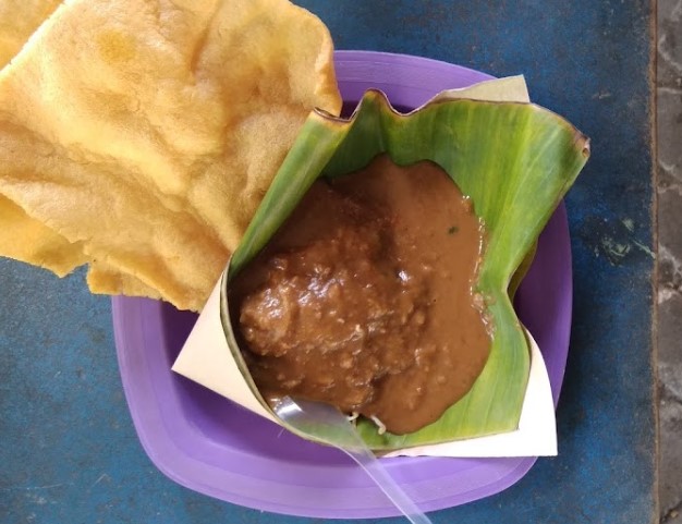 Pecel Semanggi Surabaya Bagus Susilo, 1. Soto Lamongan Cak Har, 2. Zangrandi Ice Cream, 3. Sate Klopo Ondomohen Bu Asih, 4. Sego Sambel Mak Yeye, 5. G-Walk, 6. Pakuwon Food Festival, 7. Rawon Setan – Embong Malang, 8. Bebek Sinjay – Ahmad Yani, 9. Rawon Kalkulator, 10. Rawon Pak Pangat Wonokromo, 11. Soto Ambengan Pak Sadi, 12. Soto Ayam Cak To Undaan Wetan, 13. Kepiting Cak Gundul 1992, 14. Tahu Campur H. ABD. Mahfud Asli Kalasan, 15. Spesial Belut Surabaya H. Poer, 16. Nasi Bebek Tugu Pahlawan Asli, 17. Warung Nasi Cumi-Cumi (Ibu Atun), 18. Sari Laut Kapasan, 19. Bebek Palupi, 20. Wakul Suroboyo, 22. Sentra Wisata Kuliner Deles, 23. Sentra Wisata Kuliner Dharmahusada, 24. Nasi Empal Pengampon, 25. Bakso Daging Sapi P.Sabar, 26. Michael TJ Gelato, 27. Wisata Kuliner Mulyorejo, 28. Lontong Balap Asli Pak Gendut (Pusat), 29. Gado – Gado Arjuna Pak Satumin, 30. Depot Nasi Campur Pojok Tambak Bayan, 31. Nasi Bebek Goreng Sayang Anak Cak Yudi (Pusat), 32. Rujak Cingur Achmad Jais, 33. Nasi Krawu mbuksu Hj sufayah darmo (khas gresik), 34. Tahu Tek Pak Kin, 35. Sate Karak Khas Ampel KSDP, 36. Sate Ayam Lisidu , 37. Nasi Goreng Jancuk | PrimeBiz Hotel Surabaya, 38. Pecel Semanggi, 39. Kuliner lontong kupang