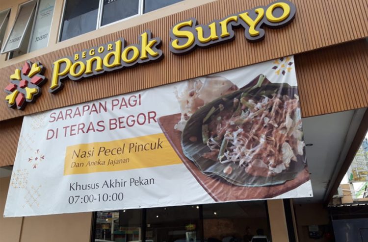 Pondok Suryo Begor, 1. Pepper Lunch, 2. Deloret, 3. Pondok Suryo Begor, 4. Cerita Rasa, 5. Backyard Kitchen & Grill, 6. Tanatap, 7. Loka Padang, 8. Pizza Lab, 9. Luberground, 10. Manca Rempah Seafood, 11. Obrol Kopi, 12. King Seafood, 13. dipuri, 14. Gordi HQ, 15. Ottoman’s Coffee Brewer (Lantai Ground, Cilandak Town Square), 16. Social Affair Coffee & Baked House, 17. Holycow! Steak House by Chef Afit (Lantai 1, Cilandak Town Square), 18. Rumah Makan Pagi Sore, 19. Shabu Hachi, 20. Super Suki, 21. Sate Khas Senayan, 22. Roti Bakar 88
