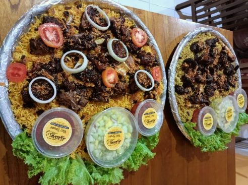 Rumah Makan Djawas, 1. Lunpia Gang Lombok , 2. Tahu Gimbal HAJI EDY (sejak 1972), 3. Tahu Pong Gajah Mada Semarang, 4. Pisang Plenet “Pak Yuli”, 5. Bandeng Presto, 6. Kuliner Semarang Mie Ramor, 7. Wingko Babat Pak Moel, 8. Kuliner Semarang Es Puter Cong Lik , 9. Nasi Goreng Babat Pak Karmin Mberok Legendaris , 10. Mie Kopyok Pak Dhuwur, 11. Aneka Nasi Ayam Semarang, 12. Nasi Gandul Pak Memet, 13. Kuliner Semarang Soto Bangkong Pak Sholeh, 14. Wedangan Pak Mardi, 15. Bakso Kakap Pak Wahid, 16. Ayam &amp; Bebek Goreng “Sari Rasa” (Pak Thori), 17. Kuliner Semarang Sate Kalak by Grill On, 18. Gulai Kambing Bustaman Pak Sabar, 19. D’Cost Semarang , 20. Tandhok Iga Bakar dan Kopi, 21. Ayam Goreng Spesial Lombok Idjo, 22. Pasar Semawis aka Warung Semawis, 23. Angkringan Pak Gik Gajahmada, 24. Warung Makan Asem-Asem Koh Liem, 25. Angkringan Gaul Ampiran 3 Semarang, 26. Bakmi Jowo Pak Gareng, 27. Restoran Kampung Laut Semarang, 28. Pesta Keboen Restoran, 29. Soto Pak No Semarang, 30. Mangut Welut Warung Bu Nasima Semarang, 31. Gudeg Koyor Mbak Tum – Peterongan, 32. Nasi Goreng Babat Hengky, 33. Depot Sukses Semarang, 34. Gudeg Abimanyu Semarang, 35. Waroeng Steak &amp; Shake Semarang, 36. Nasi Goreng Babat Pak Taman, 37. Nasi Kebuli Djawas Semarang, 38. Waroeng Kaligarong, 39. Kue Lekker Paimo
