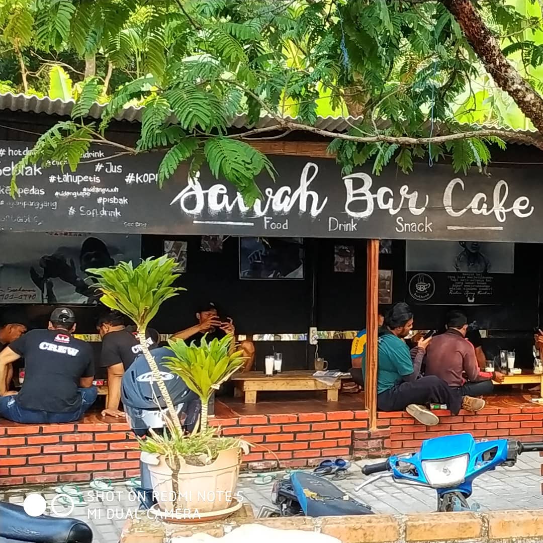Sawahbarcafe via Facebook Sawahbarcafe, 1. Cangkruan Onokabeh, 2. Coffee Oyiend, 3. Dapur Kurasa, 4. Tjingkir Songo, 5. Warung Alas Pinus, 6. Gartenhütte Kaffee und Aussicht, 7. Jungle Cafe, 8. LA VERDE CAFE, 9. Bustan Allaca, 10. Warung Kadutan, 12. KEDAI PIECU, 13. Cafe Sabin, 14. Sehati Cafe, 15. KEDAI KENANGA Trawas, 16. Elok Cafe, 17. Warung Coffee Oyie’nd, 18. Delta Cafe (Tutup), 19. Sunrise Cafe Trawas, 20. Teras Treteh, 21. D, Caffee, 22. WARUNG MEMORI, 23. Warkop Trawas, 24. BACoffee (BumiAngkerCoffee), 25. Gartenhütte. Kaffee und Aussicht, 26. Alas Trawas by Santoso Group (REAL), 27. Dimensi Kopi, 28. SBC ( Sawah Bar Cafe ), 29. Griya Cafe Trawas, 30. Paido Trawas