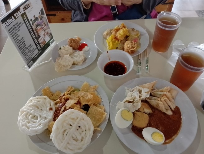 1. Seroja Asia, 2. Fukuzushi, 3. Eastern Restaurant, 4. Shukaku BBQ, Shabu &amp; Agemono, 5. Gyu-kaku Pangeran Kornel Bandung, 6. Jiganasuki Restaurant Bandung, 7. Shabu Kojo Restaurant, 8. Hachi Grill Sutami Bandung, 9. GoGrill-ah! Bandung, 10. Fogo Brazilian BBQ, 11. Shaburi &amp; Kintan Buffet PVJ, 12. Sha-Waregna Restaurant, 13. Sumeragi Izakaya, 14. Ushishi Japanese BBQ, 15. Shabu Suki (Tutup), 16. Haki Korean BBQ, 17. Feast Restoran , 18. Samsob Suki, 19. Oharang BBQ, 20. Shabu Ghin 23 Paskal (Tutup), 21. Celengan BBQ (TUTUP), 22. Pochajjang Korean BBQ (Tutup), 23. Gyu-Gyu Japanese BBQ, 24. Mai Suki, 25. Haeng-Un Korean BBQ &amp; Homemade Dishes (Tutup), 26. Hanamasa Bandung, 27. Flaming Pots Boil &amp; Grill, 28. Shabu Hachi Cilaki Bandung, 29. Shawaregna, 30. Ikugo Grill and Hotpot, 31. Kirai Dimsum, 32. Wok n Tok, Yello Hotel, 33. Manse Korean Grill, 34. Bilbao Brasserie, 35. Parc De Vile Restaurant, Best Western Premier La Grande Hotel