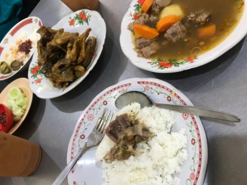 Soto Pak No Hey GD!, 1. Lunpia Gang Lombok , 2. Tahu Gimbal HAJI EDY (sejak 1972), 3. Tahu Pong Gajah Mada Semarang, 4. Pisang Plenet “Pak Yuli”, 5. Bandeng Presto, 6. Kuliner Semarang Mie Ramor, 7. Wingko Babat Pak Moel, 8. Kuliner Semarang Es Puter Cong Lik , 9. Nasi Goreng Babat Pak Karmin Mberok Legendaris , 10. Mie Kopyok Pak Dhuwur, 11. Aneka Nasi Ayam Semarang, 12. Nasi Gandul Pak Memet, 13. Kuliner Semarang Soto Bangkong Pak Sholeh, 14. Wedangan Pak Mardi, 15. Bakso Kakap Pak Wahid, 16. Ayam &amp; Bebek Goreng “Sari Rasa” (Pak Thori), 17. Kuliner Semarang Sate Kalak by Grill On, 18. Gulai Kambing Bustaman Pak Sabar, 19. D’Cost Semarang , 20. Tandhok Iga Bakar dan Kopi, 21. Ayam Goreng Spesial Lombok Idjo, 22. Pasar Semawis aka Warung Semawis, 23. Angkringan Pak Gik Gajahmada, 24. Warung Makan Asem-Asem Koh Liem, 25. Angkringan Gaul Ampiran 3 Semarang, 26. Bakmi Jowo Pak Gareng, 27. Restoran Kampung Laut Semarang, 28. Pesta Keboen Restoran, 29. Soto Pak No Semarang, 30. Mangut Welut Warung Bu Nasima Semarang, 31. Gudeg Koyor Mbak Tum – Peterongan, 32. Nasi Goreng Babat Hengky, 33. Depot Sukses Semarang, 34. Gudeg Abimanyu Semarang, 35. Waroeng Steak &amp; Shake Semarang, 36. Nasi Goreng Babat Pak Taman, 37. Nasi Kebuli Djawas Semarang, 38. Waroeng Kaligarong, 39. Kue Lekker Paimo