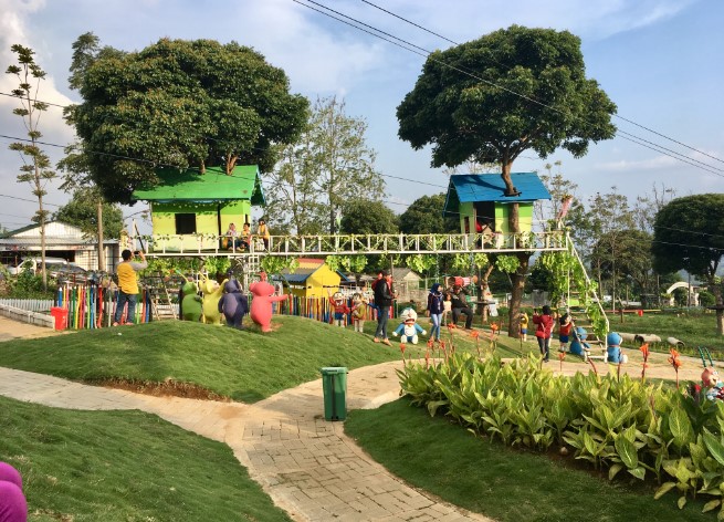 Taman Bunga Gedong Songo febrinainfebri, 1. Candi Gedong Songo, 2. New Bandungan Indah Waterpark and Family Resort, 3. Umbul Sidomukti, 4. Pondok Kopi Sidomukti, 5. Alun-alun Bandungan, 6. Vanaprastha Gedong Songo Park Perhutani, 7. Mawar CampGround, 8. Little Ranch, 9. Pasar Kembang Bandungan, 10. Gedong Pass, 11. King Garden Bandungan, 12. Legok Madu, 13. Taman Bunga Celosia, 14. I’AMpelgading Homeland, 15. Setiya Aji Flower Farm, 16. Ayana Gedong Songo, 17. Wisata Kampung Krisan Clapar, 18. Taman Bunga Gedong Songo, 19. Rumah Hobbit Ngasem Park, 20. Wisata Tandem Paralayang, 21. Susan Spa & Resort, 22. Pemancingan Bandungan, 23. Karaoke Bandungan, 24. Istana Kuliner – Wisata Kuliner Bandungan